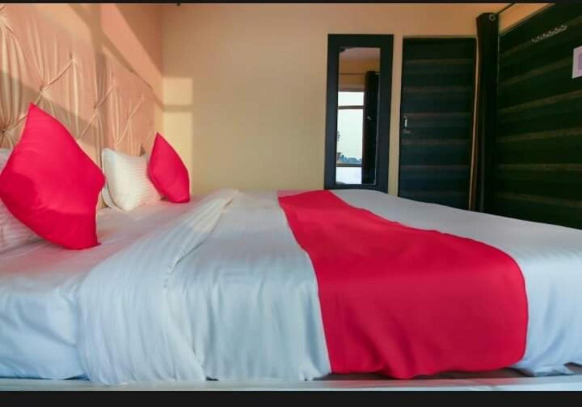 Oyo Green Villa Мирут Екстериор снимка